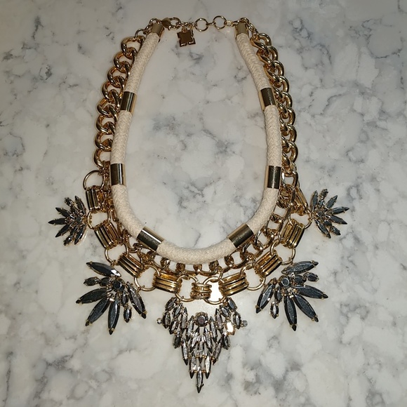 BCBGMaxAzria Jewelry - BCBG statement necklace